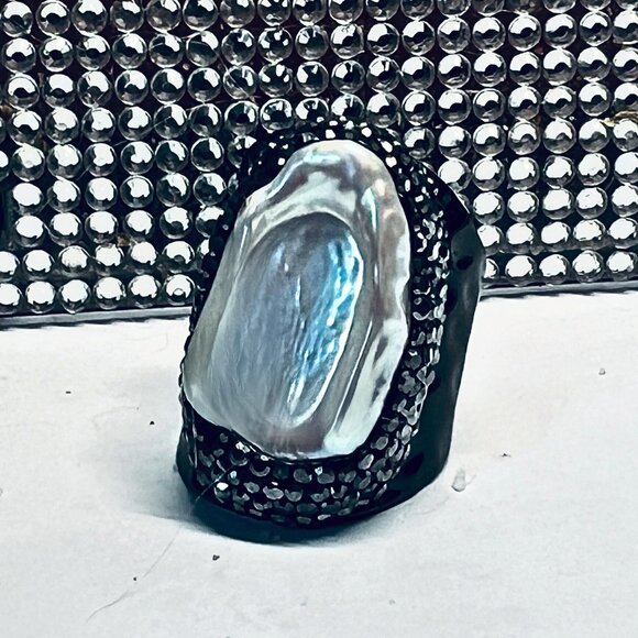 Stunning Unique Opal Stone Austrian Crystal Rhinestone Black Cuff Style Ring Sz6 - Picture 2 of 4